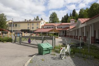 Kärkölän Muistamo-keskusteluilloissa aiheena koulut